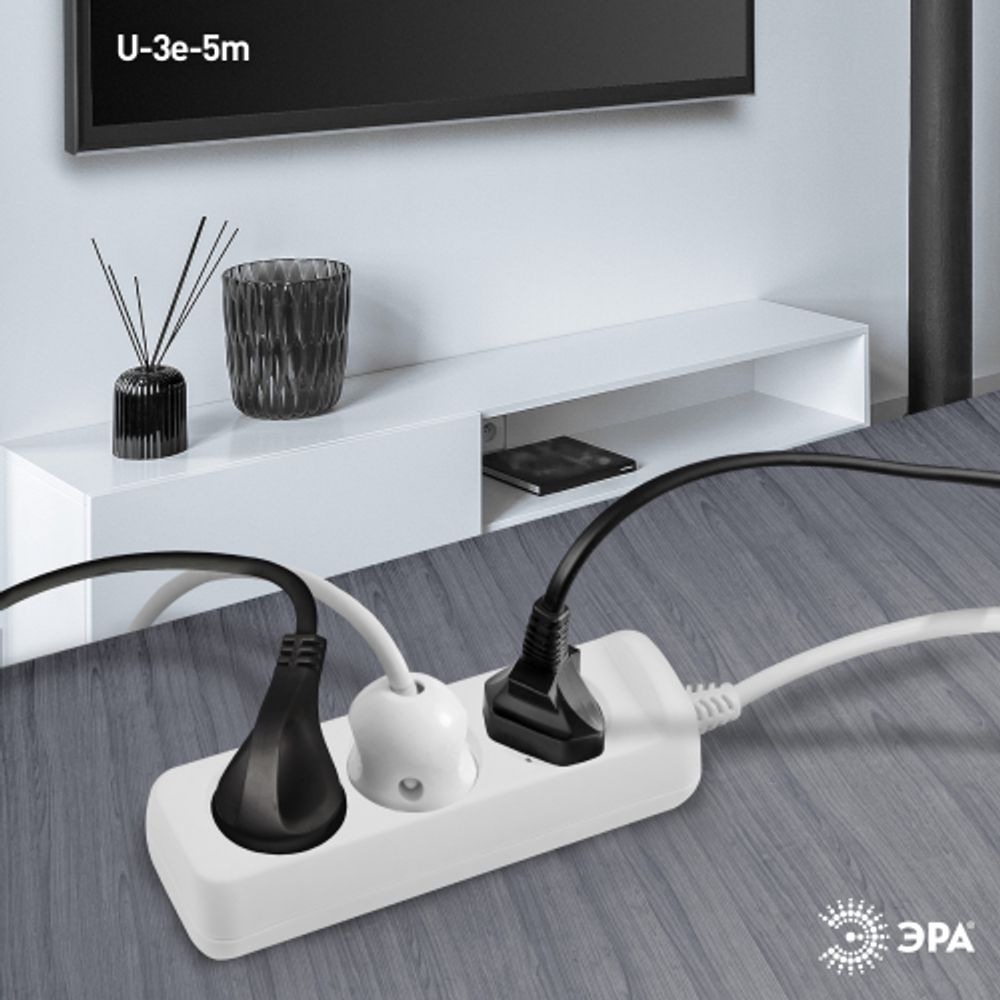 Удлинитель электрический ЭРА U-3e-5m-3x1,5 с заземлением 3 розетки 5м ПВС 3x1,5мм2 16А