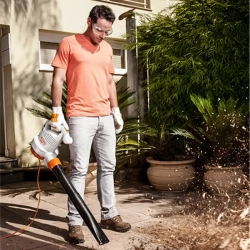 STIHL BGE 81 электрическая воздуходувка 1.4 кВт, 76 м/с 48110111551