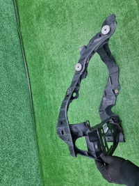 Кронштейн интеркулера правый Porsche Macan (14-18)