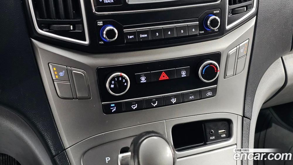 Hyundai The New Grand Starex Van 3-х местный (10.2020)