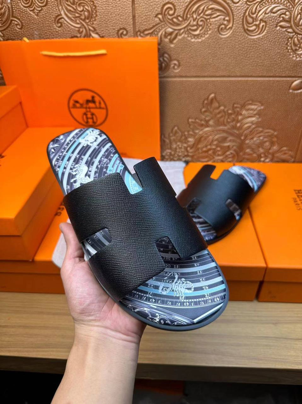 Шлёпанцы Hermes