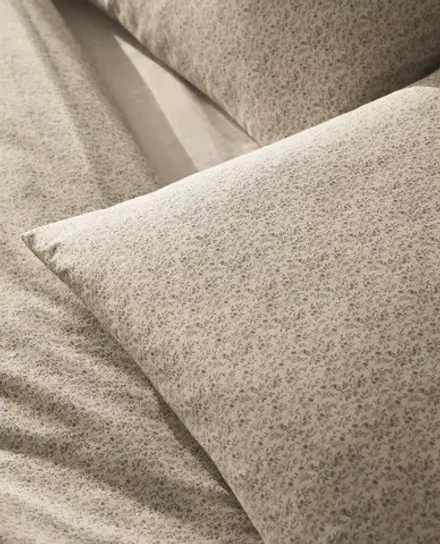 ZARA HOME НАВОЛОЧКА С ЦВЕТОЧНЫМ ПРИНТОМ, ЗЕЛЕНЫЙ