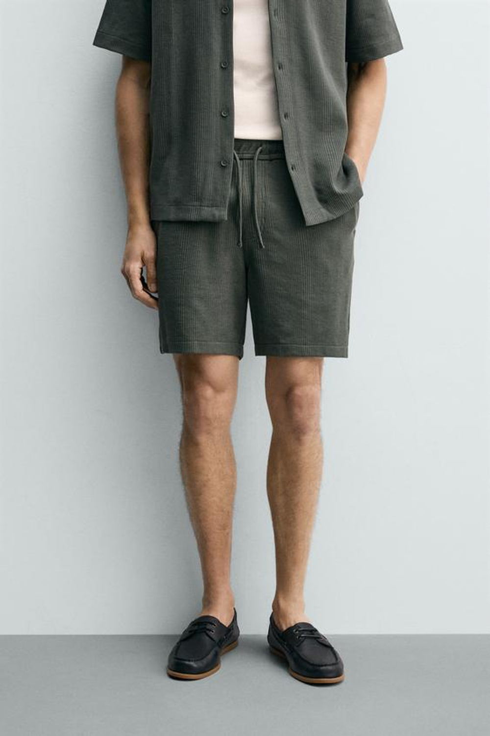 ZARA ШОРТЫ RELAXED FIT ИЗ РЕЛЬЕФНОЙ ТКАНИ, ХАКИ
