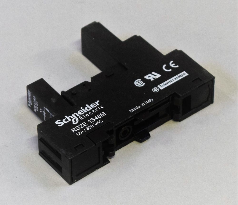 Б/у SCHNEIDER ELECTRIC RSZE1S48M