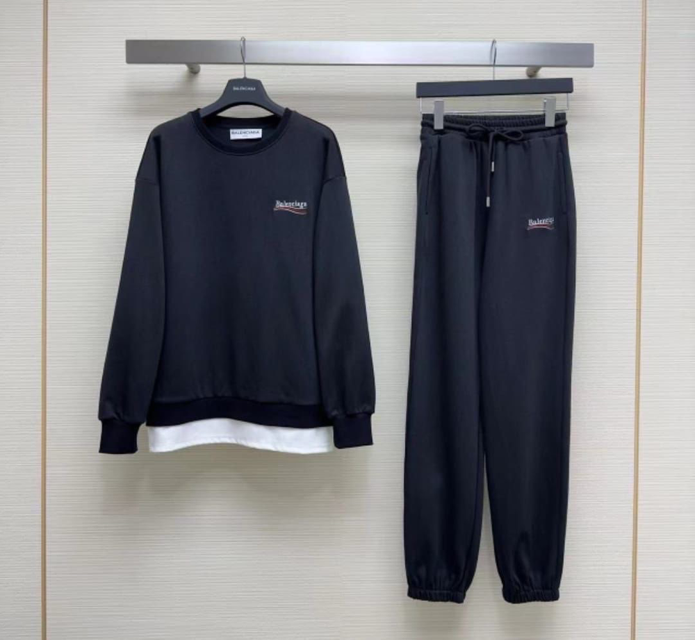 Костюм Balenciaga