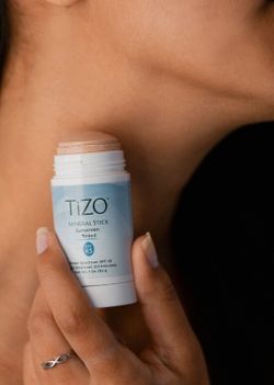 TIZO MINERAL STICK TINTED SPF 45