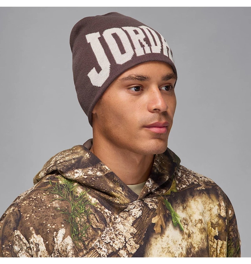 II1716-237 Шапка Nike Jordan Peak Beanie Brk Gx