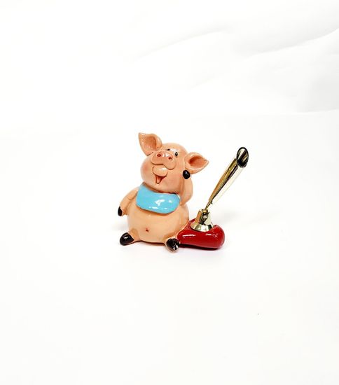 Сувенир держатель д/ручек "Поросёнок-лялька",полистоун лак 8х8,8х5,6 см