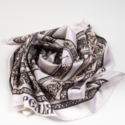 Шейный платок «Карельская церковь», 70×70 см