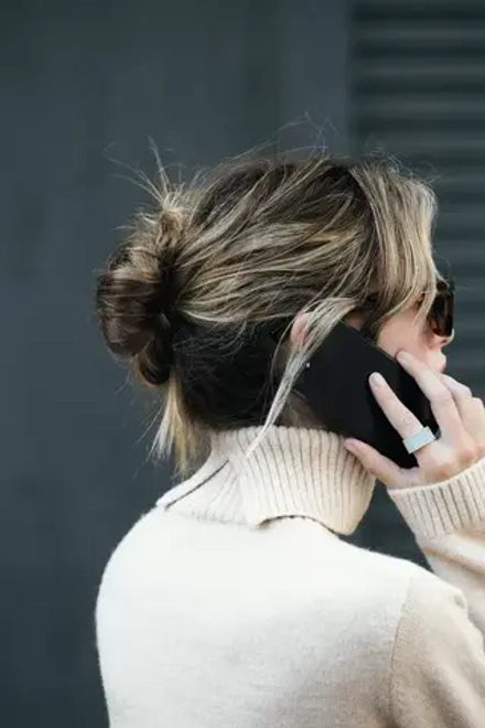 ZARA КОРОТКОЕ ОДНОТОННОЕ ТРИКОТАЖНОЕ ПЛАТЬЕ, ЭКРЮ