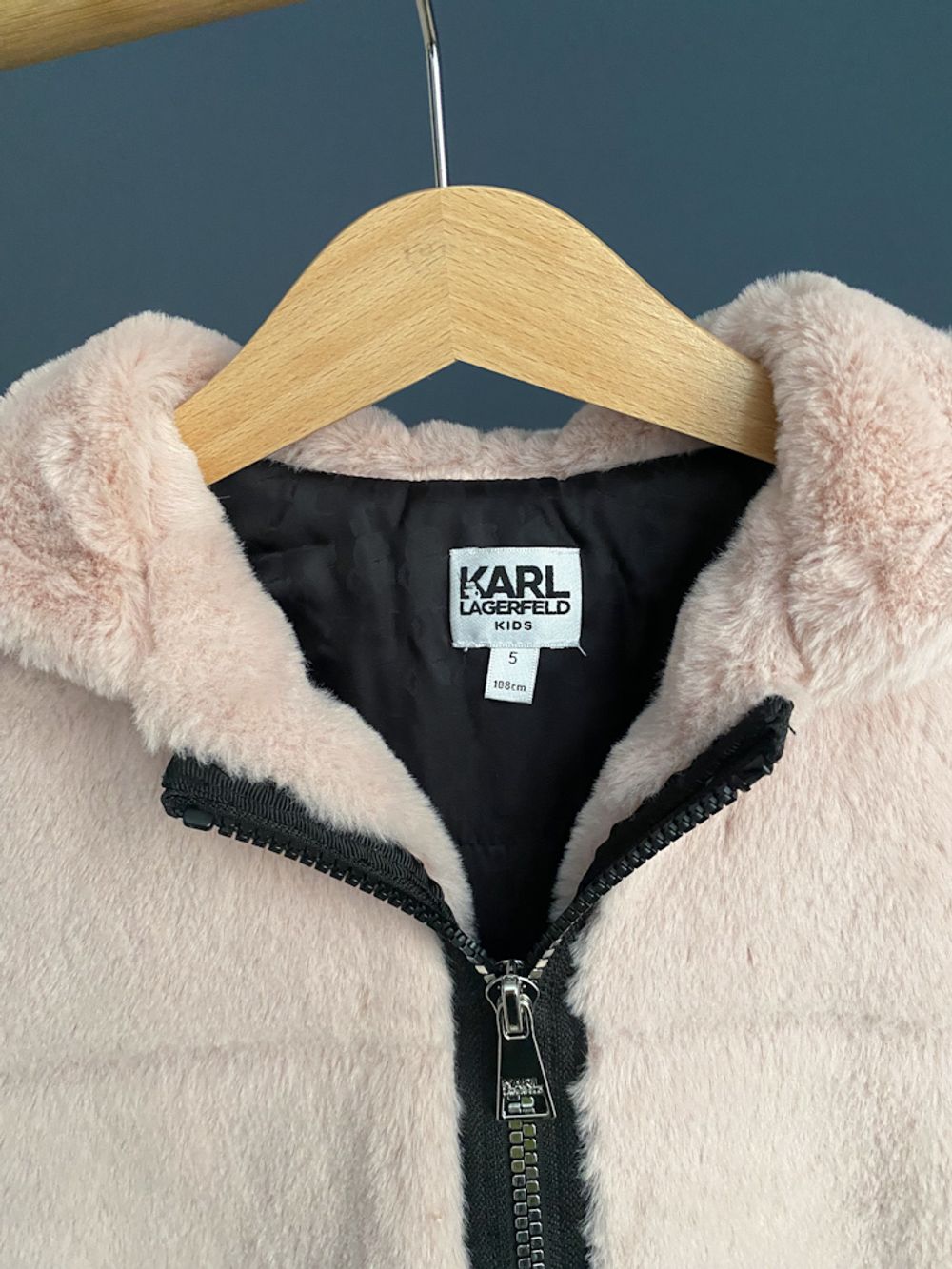 Меховая куртка Karl Lagerfeld, 110