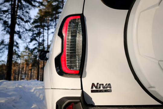 Светодиодный левый фонарь Нива Тревел/Шевроле (оригинал)