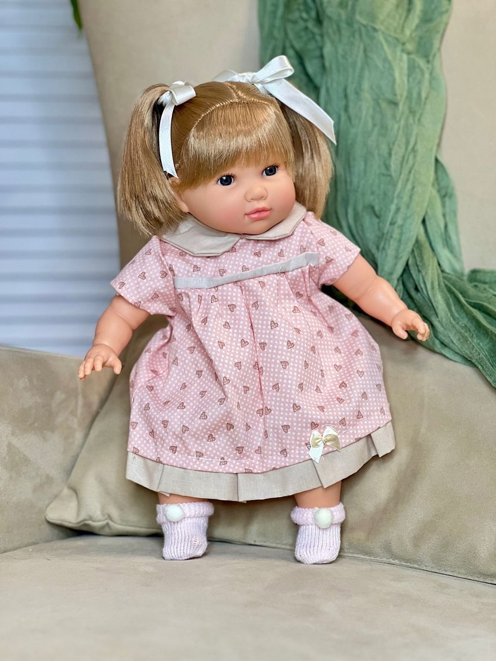 Кукла Berbesa мягконабивная 42см SANDRA в пакете (4413K)