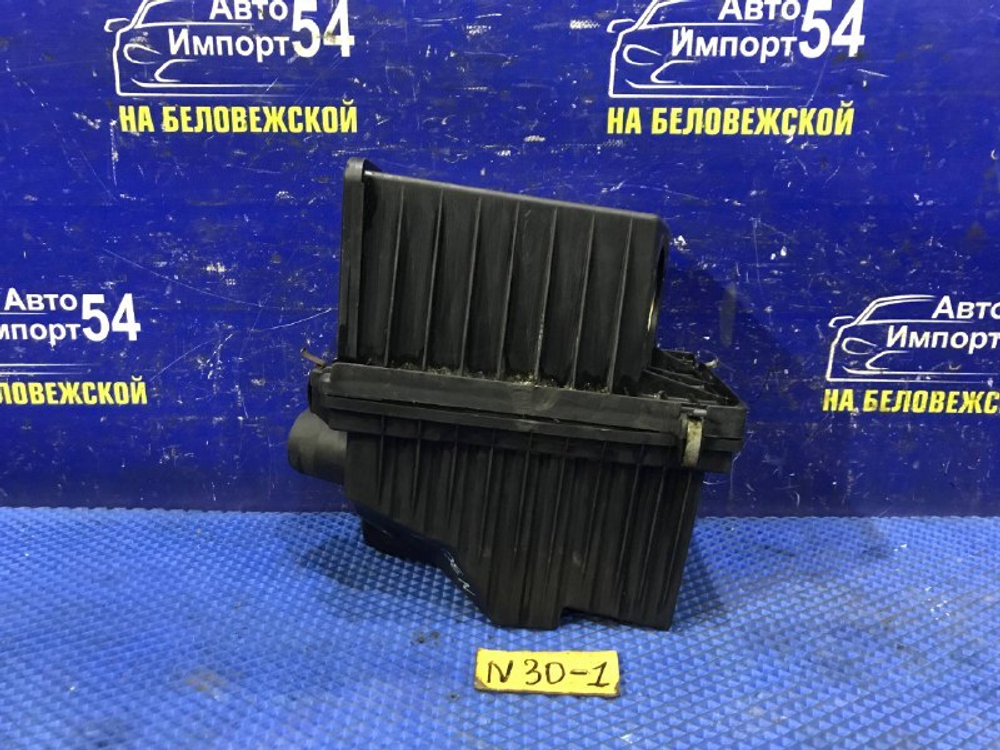 Корпус воздушного фильтра NISSAN R’NESSA 1999