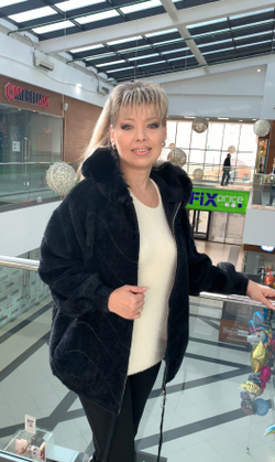 Черный жакет-куртка из альпака с капюшоном