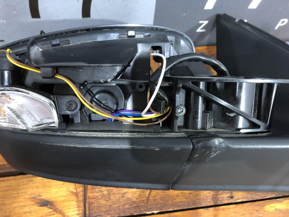 Зеркало правое 6 Pin Skoda Rapid 1 12-20 Б/У Оригинал 5JB857502M