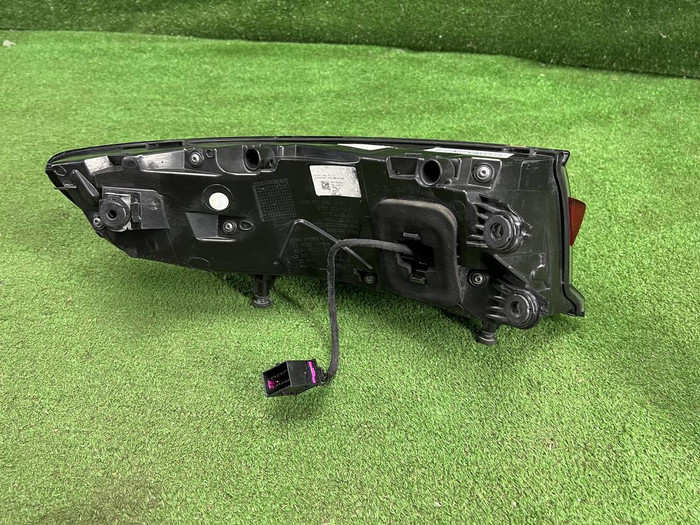 Фонарь правый внешний Porsche Macan 95b (18-нв)