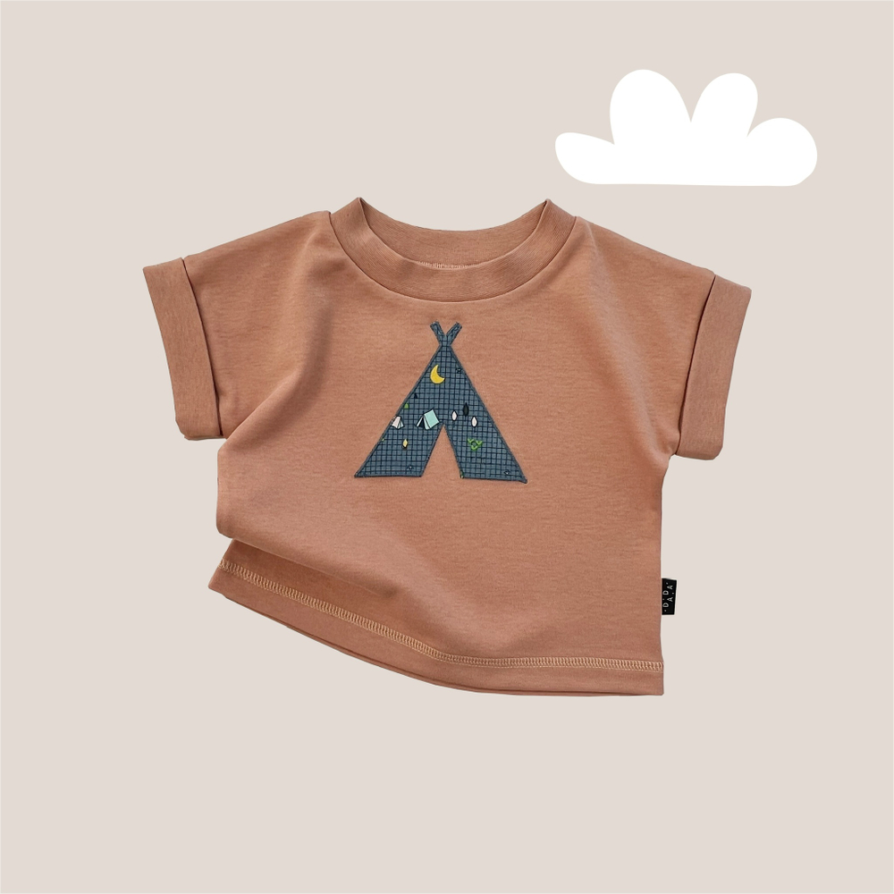 Футболка SQUARE (какао) с аппликацией