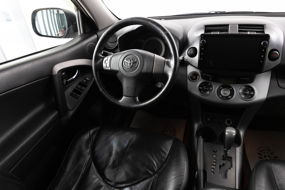 Toyota RAV4, 2006 год