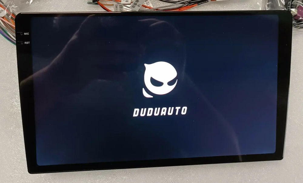 Магнитола в 9" рамку с QLed+2K экраном 9.5" - Carmedia MKD Android 13, UIS7870 (DUDU7), CarPlay, 4G SIM-слот