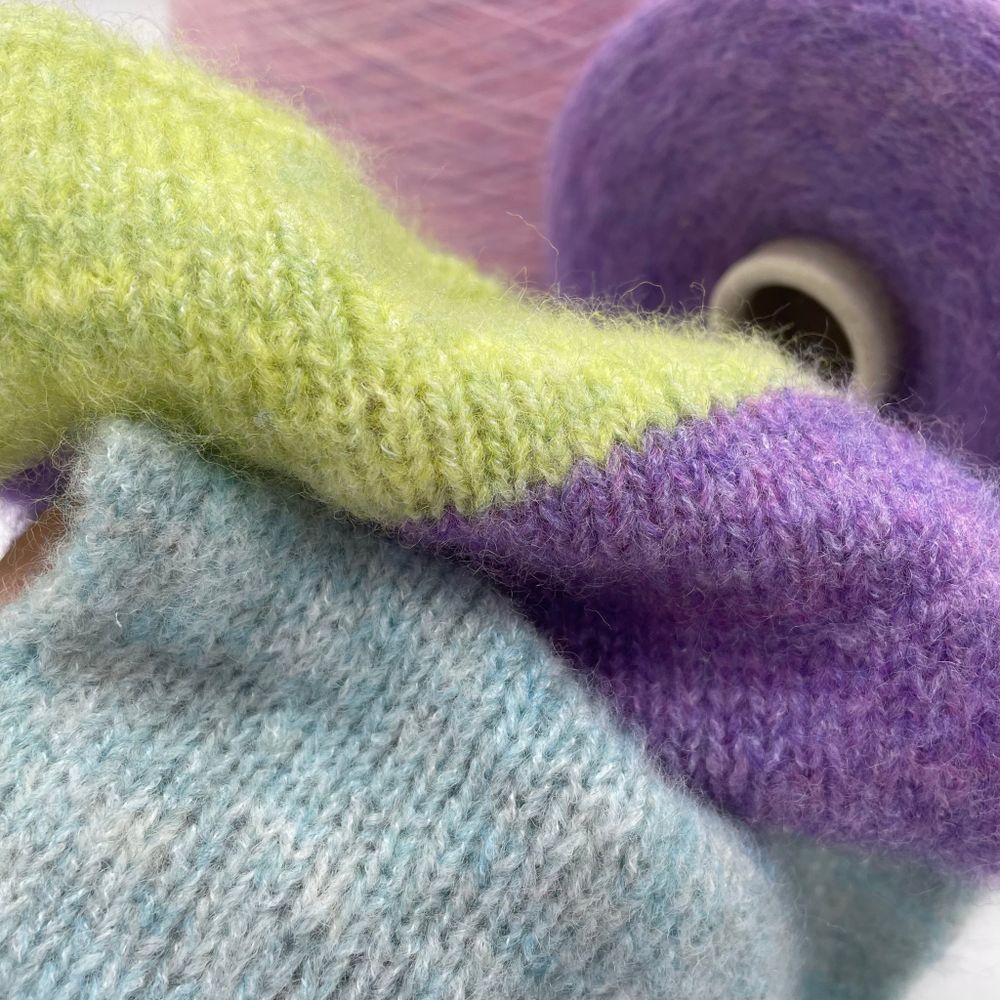 LINEAPIU ITALIA S.P.A. 37% вспушеный меринос 38% полиамид 24% полиакрил 1% другие волокна