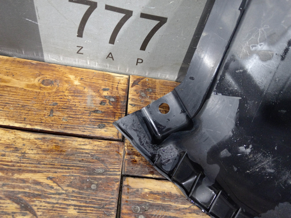 Пыльник переднего бампера правый Mercedes E-Class (W213) 16-нв Б/У Оригинал A2135202700