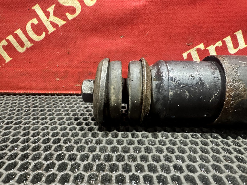 Амортизатор передний