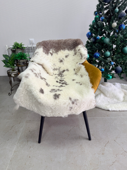 Шкура коврик меховой прикроватный овчина, 100х65 см.