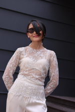 лонгслив из кружева