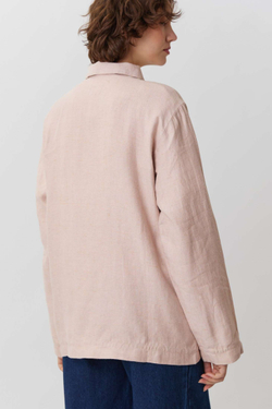Верхняя мужская рубашка с карманами из розового льна