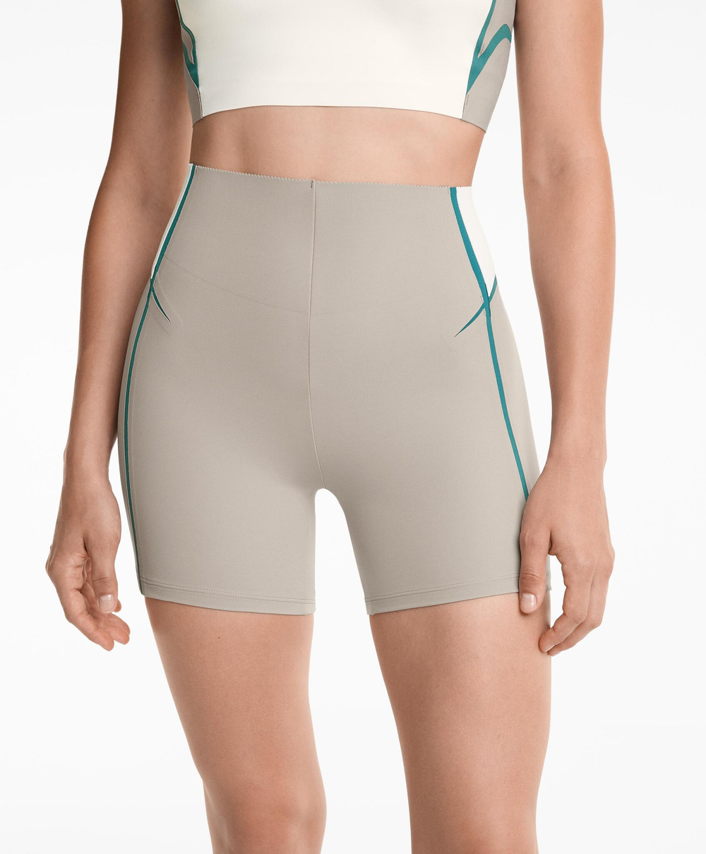 OYSHO Компрессионные шорты с высокой посадкой и утягивающим лифом 10 см, серо-бежевый