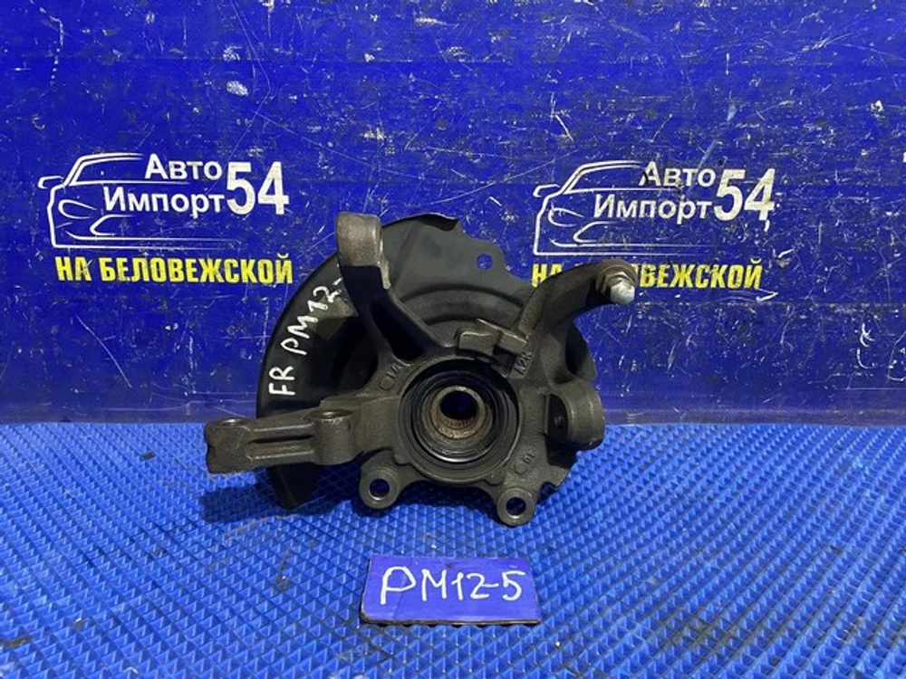 Ступица передняя правая NISSAN LIBERTY 1999