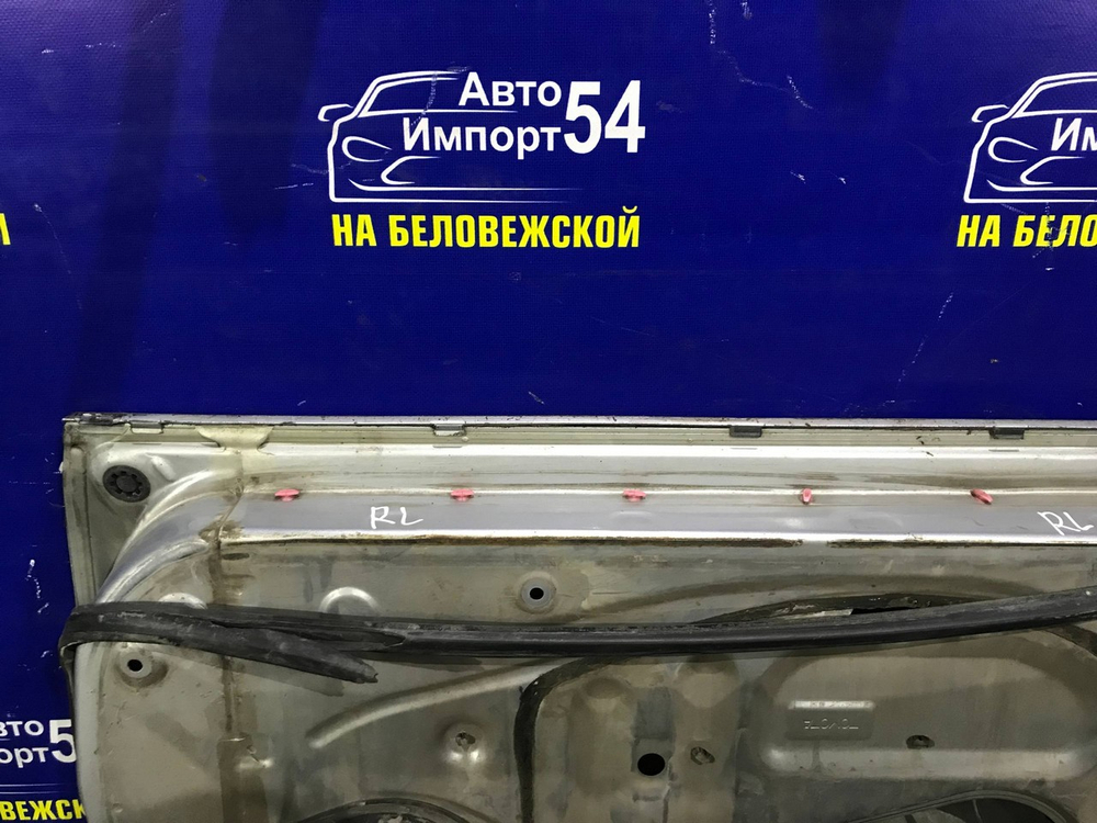 Дверь задняя левая TOYOTA IPSUM 1997