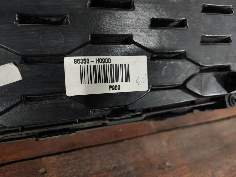 Решетка радиатора Kia Rio 4 X-Line 20-нв Б/У Оригинал 86350H0900