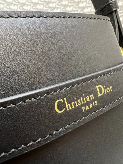 Сумка Dior C'est Dior, модель среднего формата черный