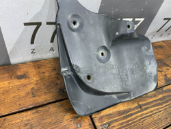 Брызговик передний правый Toyota Land Cruiser 200 15-21 Б/У Оригинал 7662160160