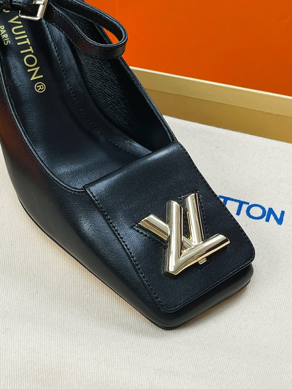Louis Vuitton Shake Pump