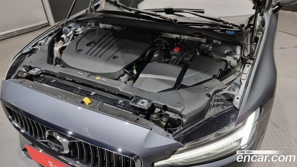 Volvo S60 3 Generation B5 Inscription (12.2020)