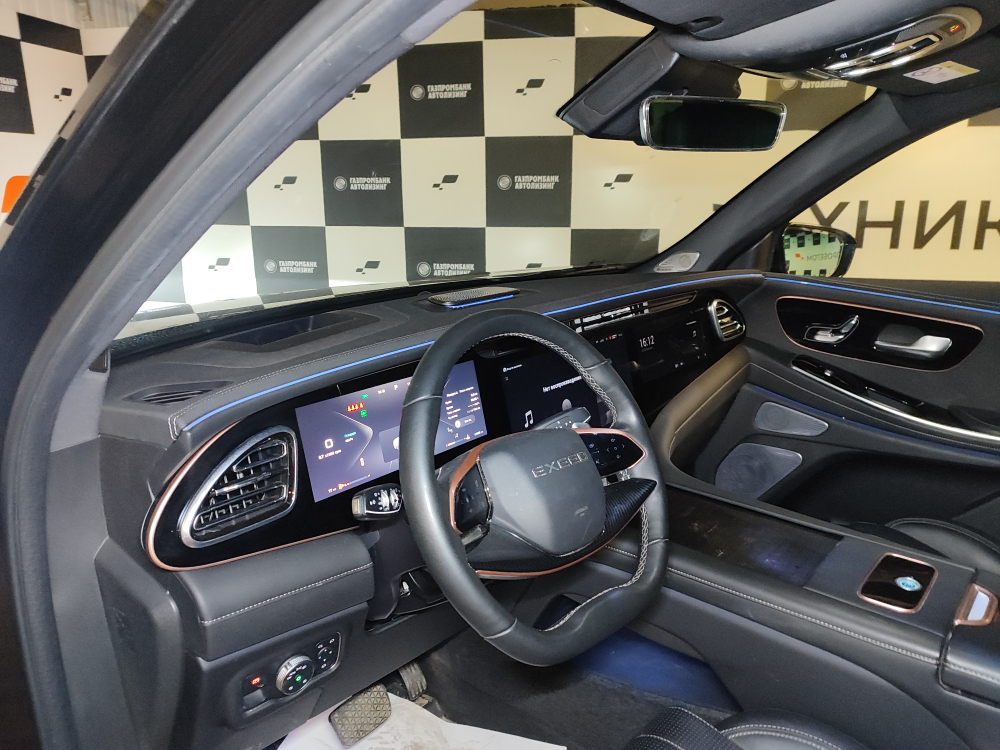 EXEED VX 2.0T AT AWD President (7 мест)
