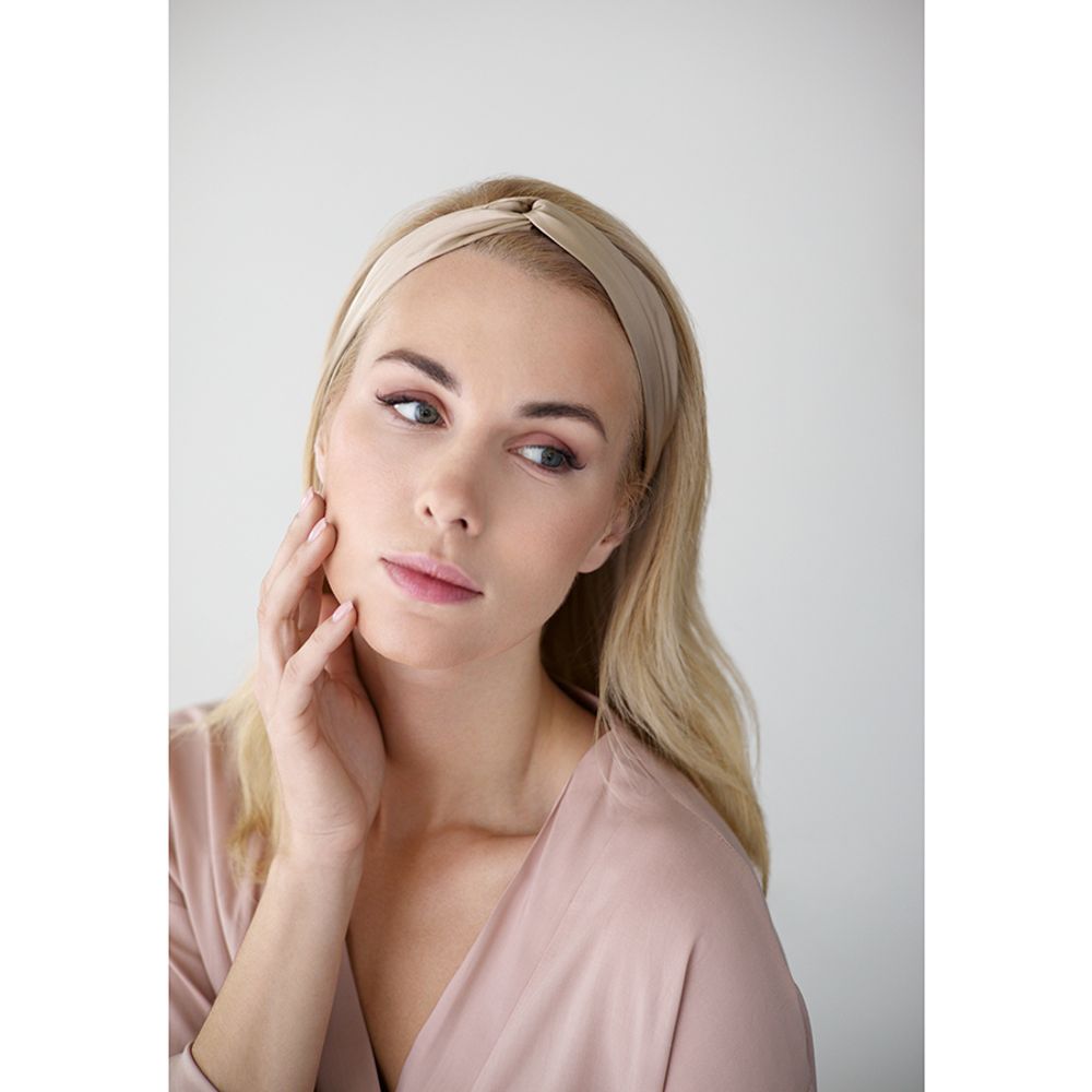 Повязка для волос из натурального шелка бежевого цвета из коллекции Essential