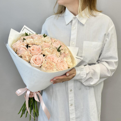 «Персик» букет из роз Кимберли , диантусами и эвкалиптом