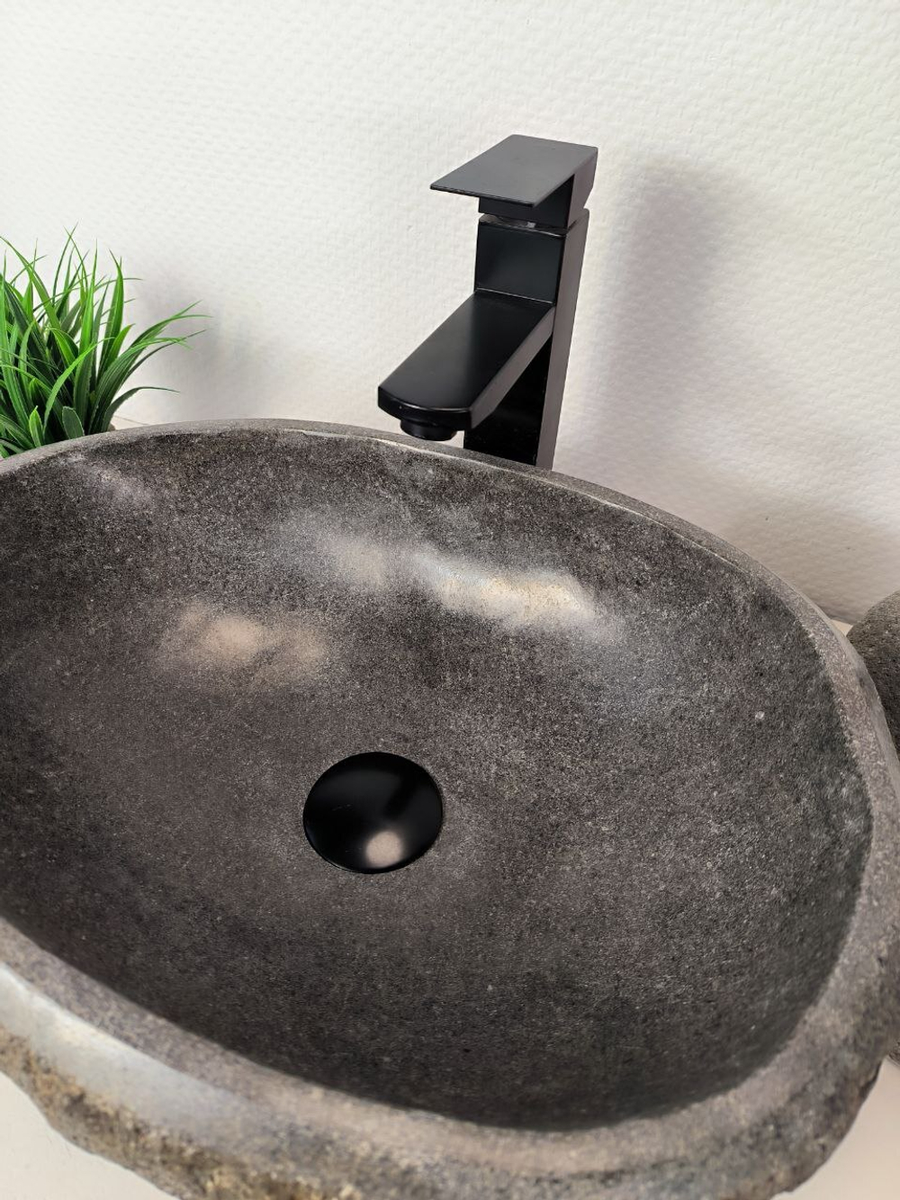 Раковина из речного камня RS-66004 46х35х15 из натурального камня