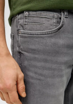 Jeans Mauro / Regular Fit / Mid Rise / Tapered Leg s.Oliver