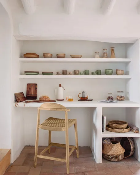 Полубарный стул Glynis, 62 см, массив эвкалипта