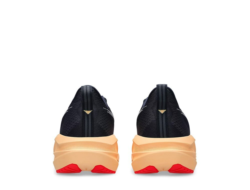 Кроссовки для бега мужские Asics Novablast 5 M черно-оранжевые