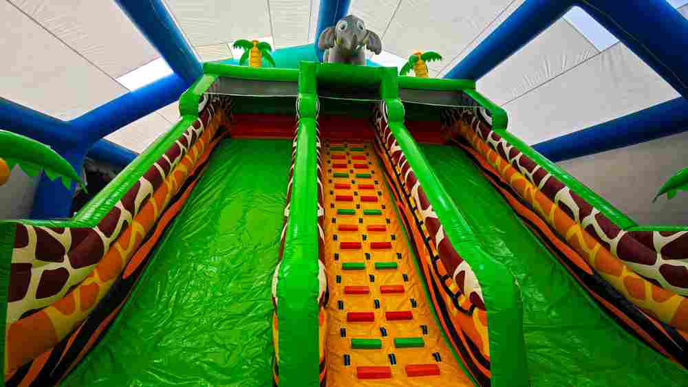 Коммерческий надувной батут «Мир Сафари», 14*7*7,5 м