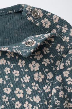 ZARA КОМПЛЕКТ ИЗ ФУТБОЛКИ И ЛЕГИНСОВ С ЦВЕТОЧНЫМ ПРИНТОМ, НЕФТЯНОЙ