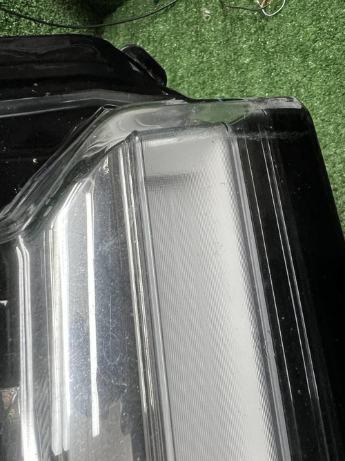 Битая Фара правая Land Cruiser 300 (21-нв) LED