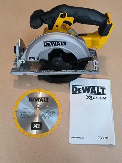 Аккумуляторная дисковая пила Dewalt DCS391N