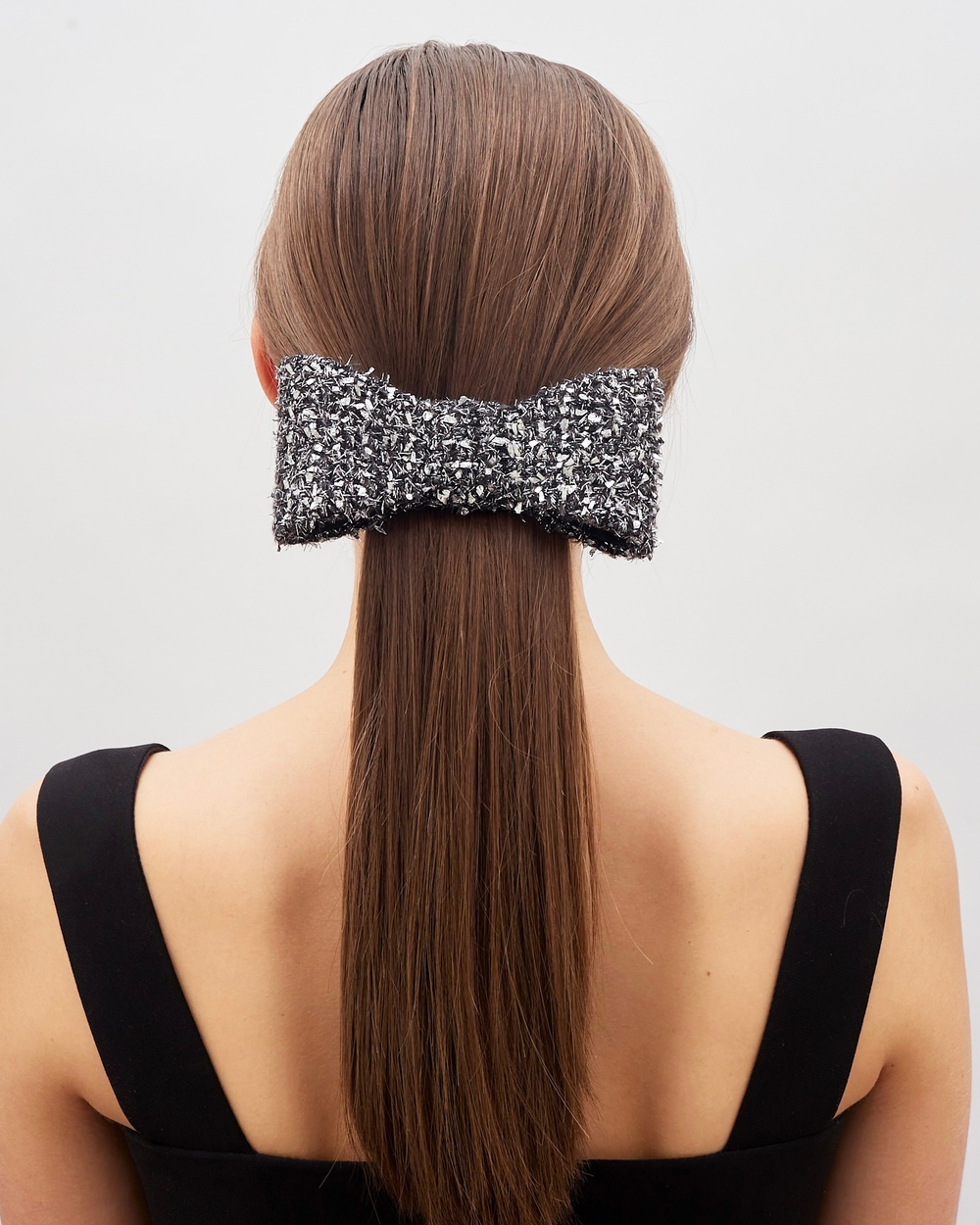 Бант-бабочка из серебристой травки